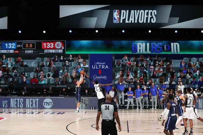 NBA-东契奇压哨绝杀快船，终结对手四连胜登顶西部引热议