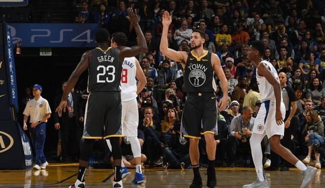 完美体育官方网站-NBA约基奇补时争议绝杀勇士，终结对手七连胜登顶西部引热议